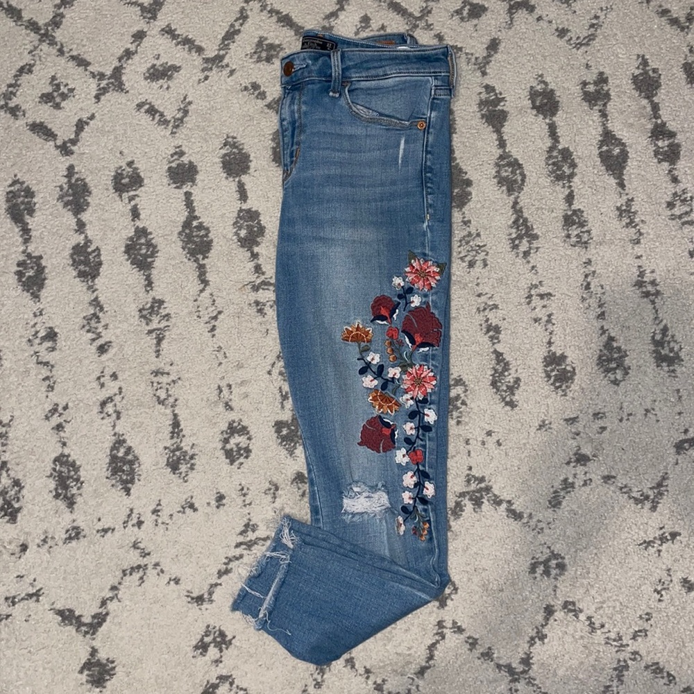 Abercrombie Embroidered Ankle jeans